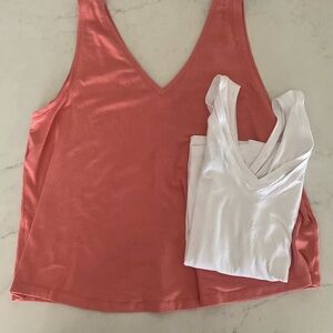 Set of Two.  Sweaty Betty athletic tops.  🧘‍♀️ 🎾 🏃‍♂️